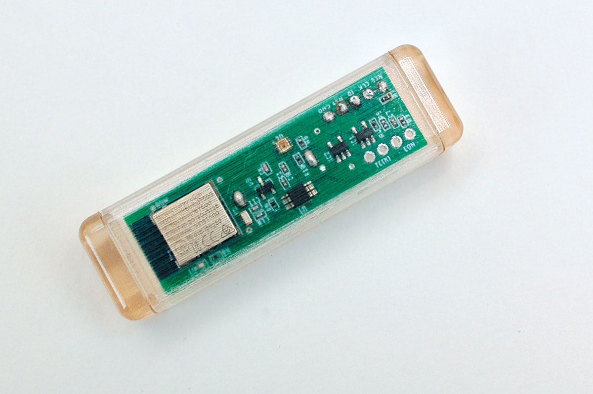 This smart stir bar (52 mm long) is made of sensor boards housed inside a 3-D printed capsule.