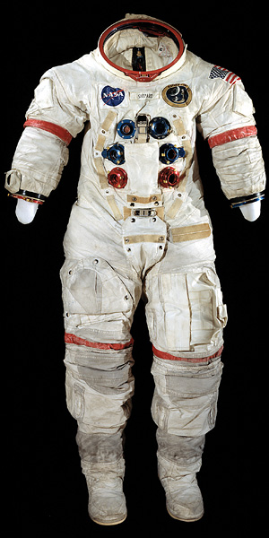 apollo early pressure suits