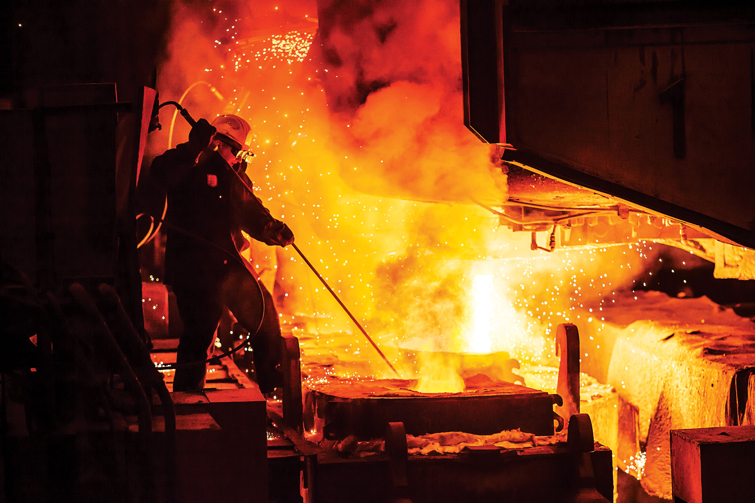 Reducing emissions from steel